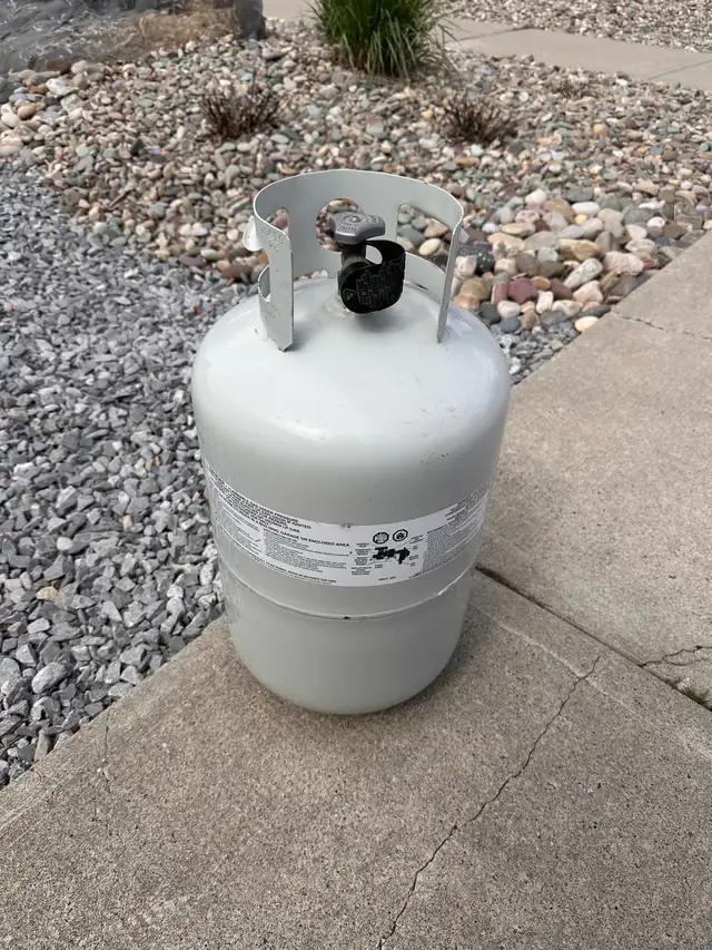 expired 30 pound propane tanks