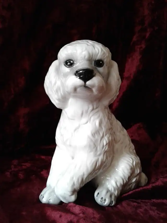 ADORABLE PETIT CANICHE EN PORCELAINE - Photo 4