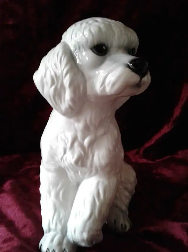 ADORABLE PETIT CANICHE EN PORCELAINE - Photo 6