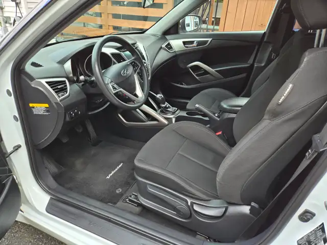 Hyundai Veloster 2013  6 Vitesses Manuel - Photo 7