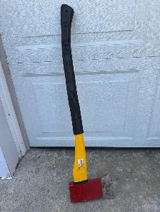 AXE 4LB W/FIBRE HANDLE