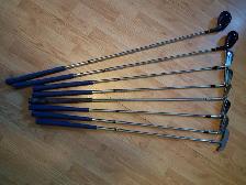 GOLF CLUBS   BAG, BALLS, AND TEES FOR FIRST TIME GOLFER