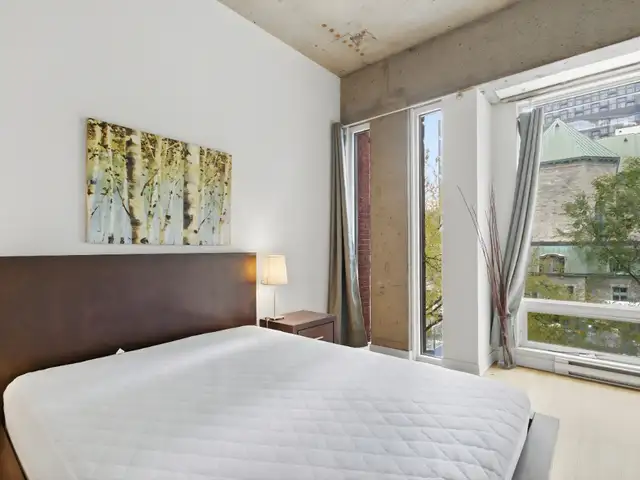 WOW  Condo 2 chambres meublé au centre-ville   piscine et gym! - Photo 17