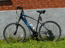 Vélo hybride de marque Seven Peak à vendre