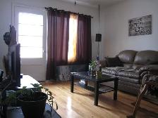 freshly renovated upper 3 1/2 apartment in lasalle - Photo 3