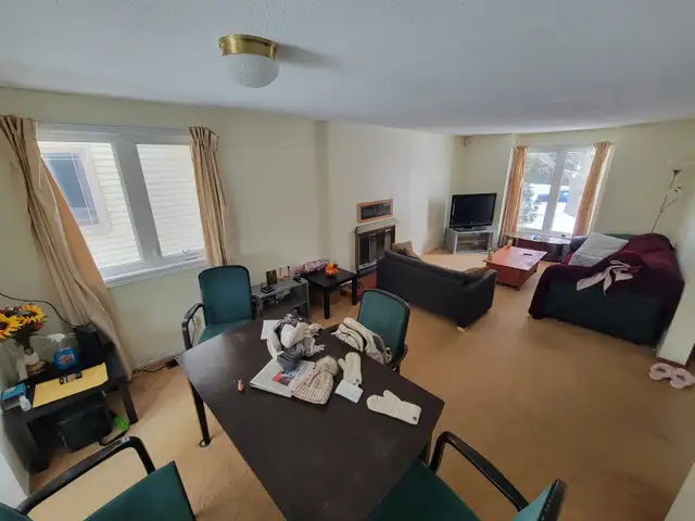 Shared Home, One Bedroom for Rent, Central, Parking! For Jul 1st - Photo 2