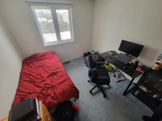 Shared Home, One Bedroom for Rent, Central, Parking! For Jul 1st - Photo 5