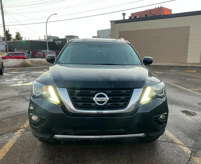 2018 Nissan Pathfinder SV 4WD 7 Seater remote start 2 set tire