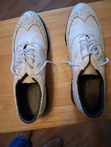 LIGHTLY USED FOOTJOY GOLF SHOES