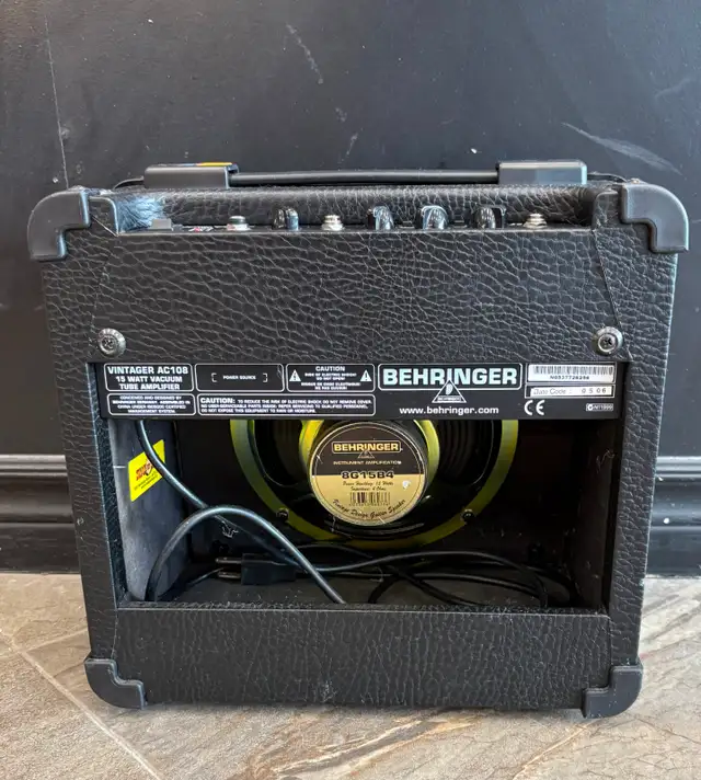 Bahringer Vintager ac108 Mini Guitar Amp - Photo 3