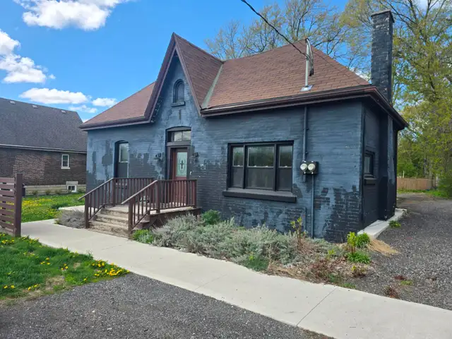 182 Thompson Rd - Photo 2