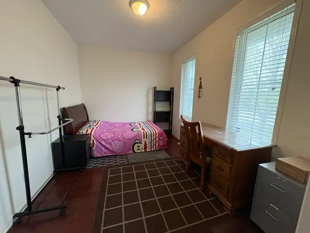 Furnished bedroom in Oshawa for rent