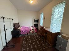 Furnished bedroom in Oshawa for rent