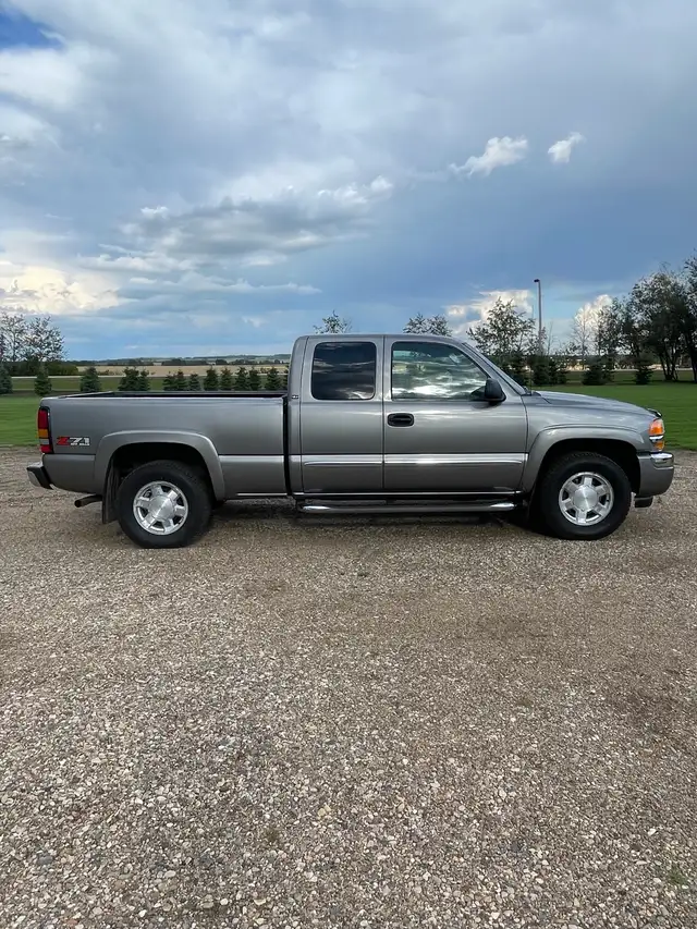 2007 GMC EXT CAB 4x4 SLE - Photo 2