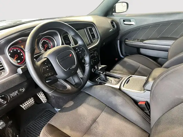 2016 Dodge Charger R/T Scat Pack Only 66,000 km's! No accidents! - Photo 13