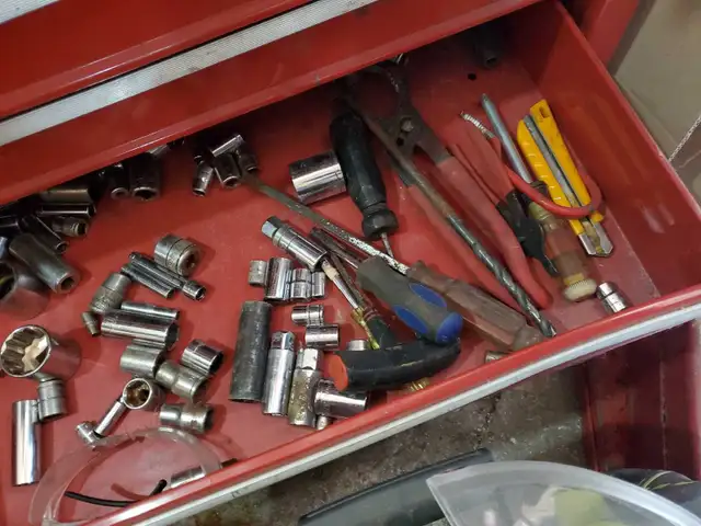 Mastercraft 5 Drawer Chest & Tools - Photo 2