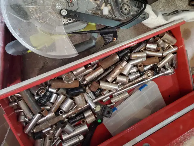 Mastercraft 5 Drawer Chest & Tools - Photo 3