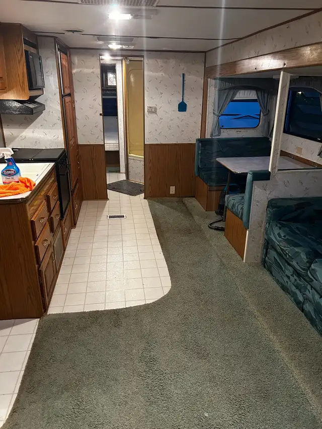 1995 Jayco 35 ft - Photo 3
