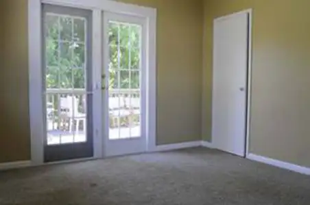 3 Bdrm Suite - Very Close Walk to University - Photo 3