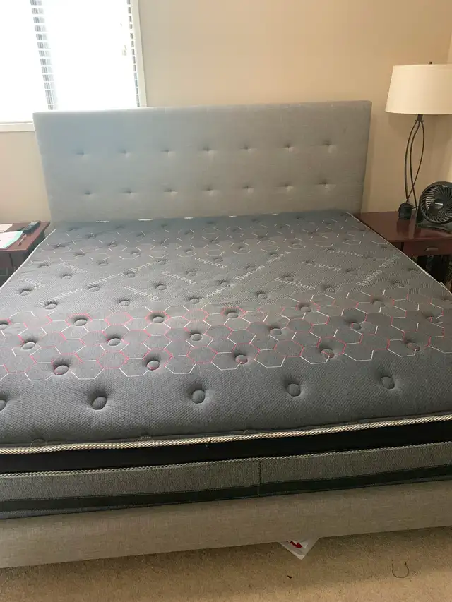 King Bed Set - Photo 3