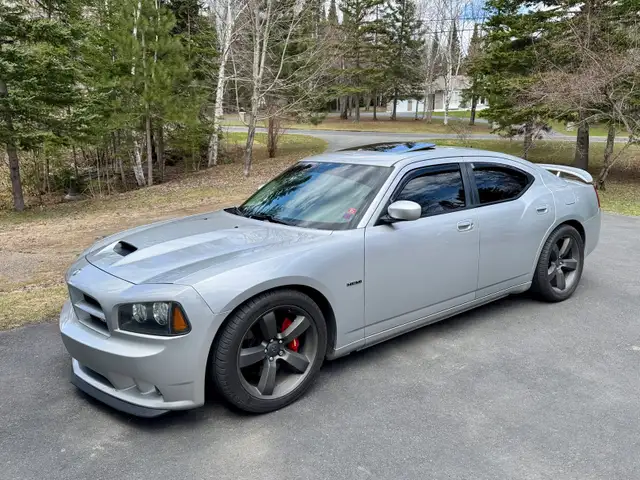 2006 Dodge Charger SRT8 in rare bright silver - Photo 2