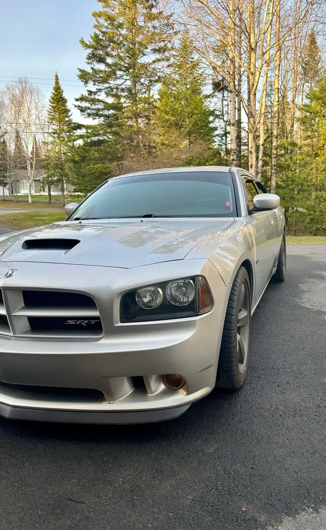 2006 Dodge Charger SRT8 in rare bright silver - Photo 3
