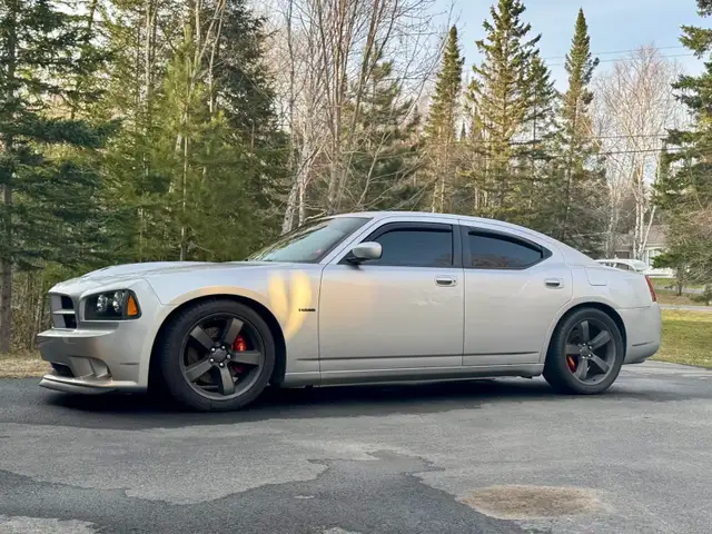 2006 Dodge Charger SRT8 in rare bright silver - Photo 4