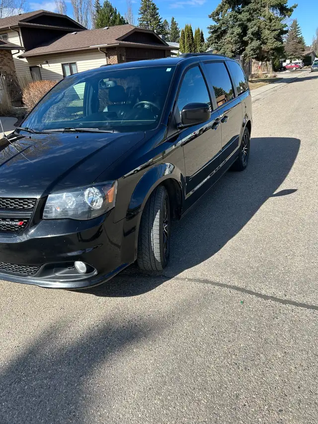2017 Dodge Caravan GT - Photo 2