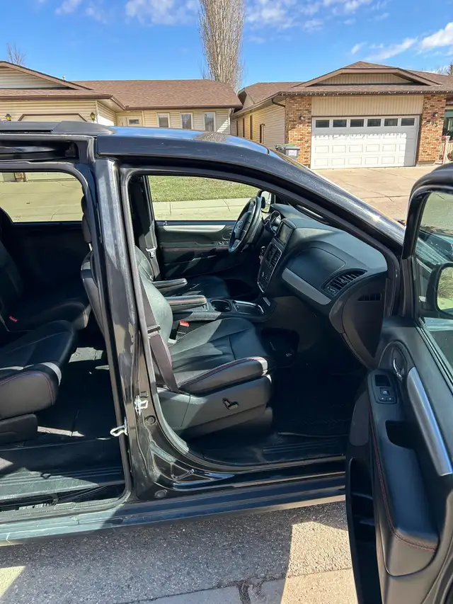 2017 Dodge Caravan GT - Photo 9