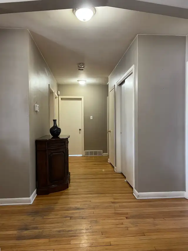 FOR RENT - 3 Bed, 1 Bath House - Aug 1st (Alta Vista/Riverview) - Photo 3