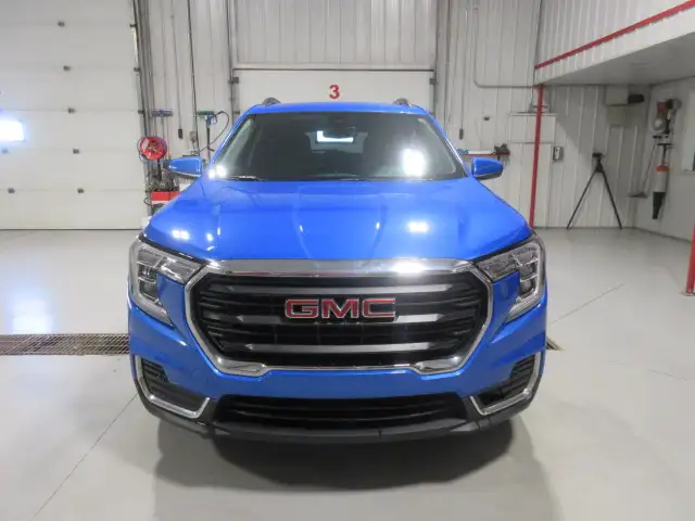 2024 GMC Terrain AWD - Photo 3