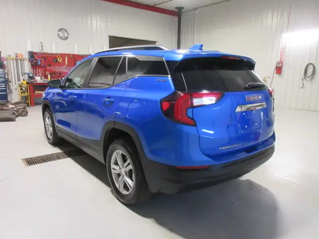 2024 GMC Terrain AWD - Photo 11