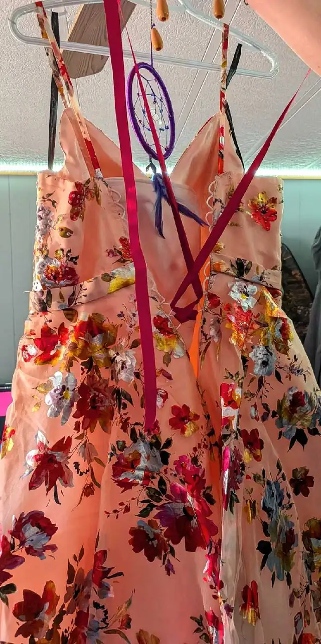 Grad dress for sale. - Photo 5