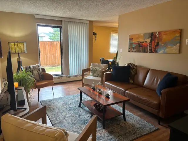 Red Deer 1 bdrm suite 1190 per mth incl all utilities but power - Photo 2