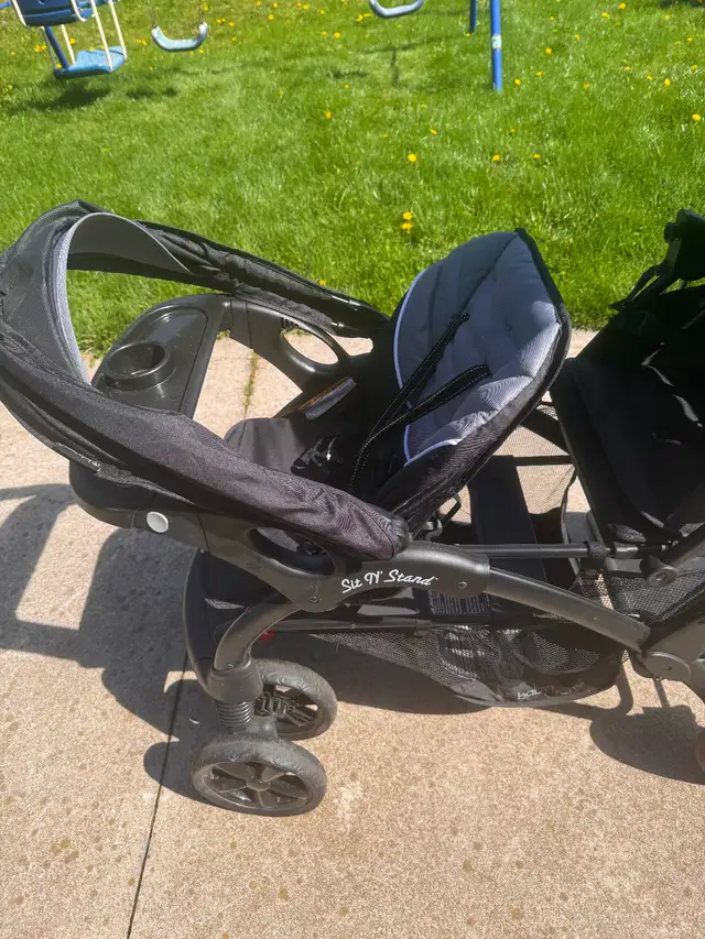 Double seated Stroller - Photo 2