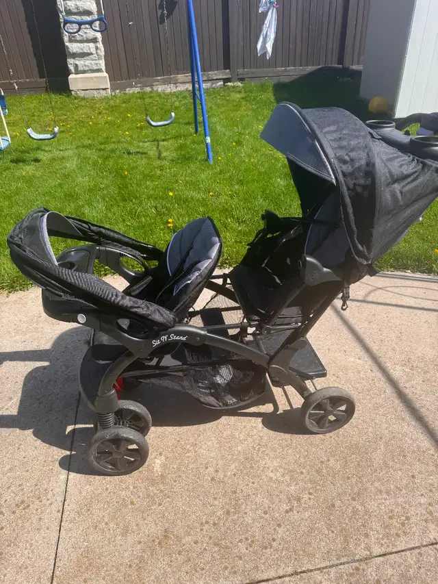 Double seated Stroller - Photo 3
