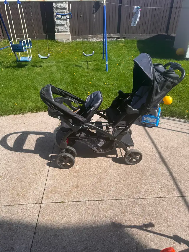Double seated Stroller - Photo 6
