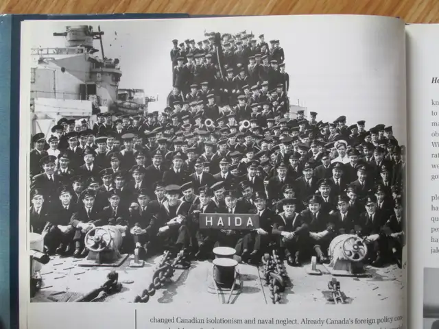 HMCS HAIDA Battle Ensign Flying by Barry M. Gough – 2001 HC - Photo 8