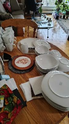 set 8 -4 -12-4-6-6-6-7 Kitchen dishes (used)