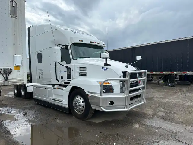 Immediately Hiring AZ Drivers for USA AND CANADA RUNS - Photo 4