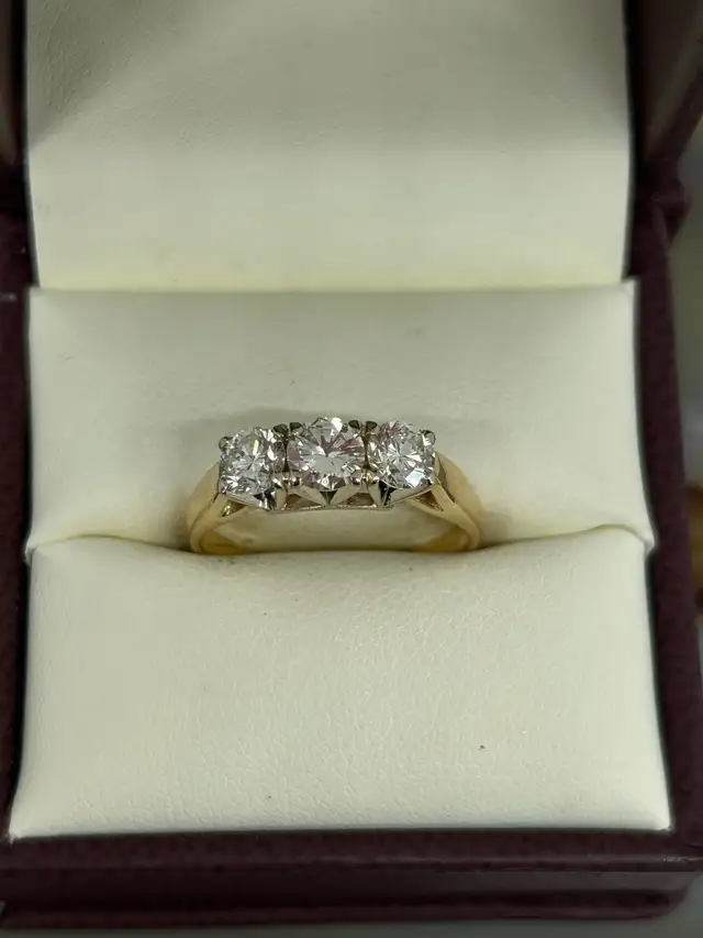 Vintage Trilogy W/G Diamond Ring - Photo 2