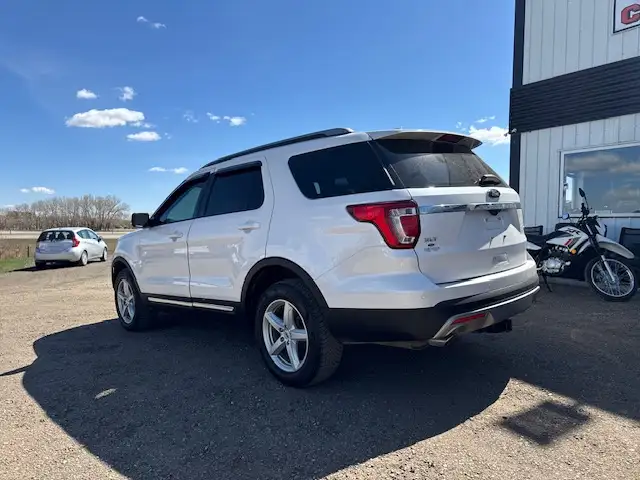 2017 Ford Explorer XLT- WARRANTY INC, REMOTE START, HEATED &  PW - Photo 3