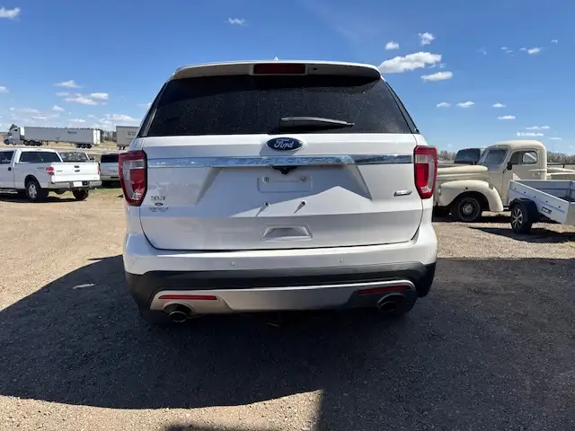 2017 Ford Explorer XLT- WARRANTY INC, REMOTE START, HEATED &  PW - Photo 4