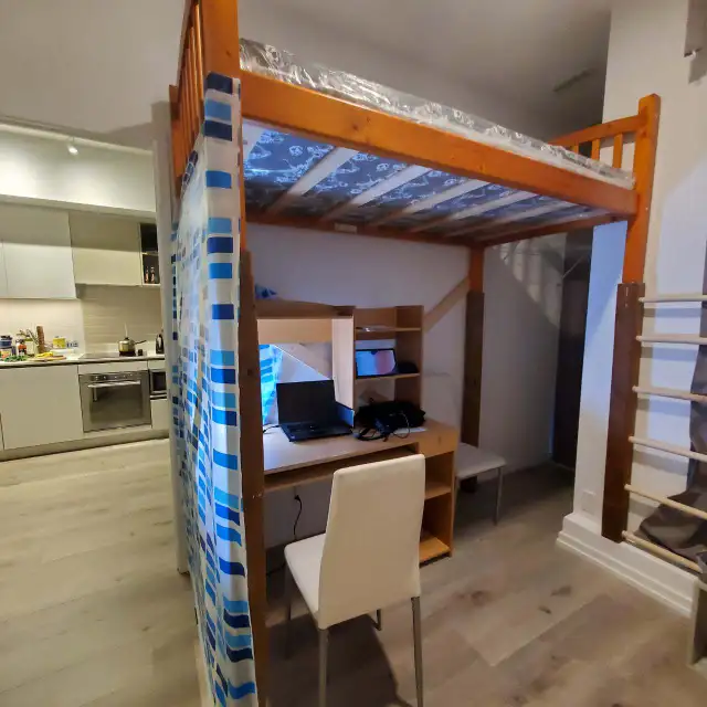 Single man shares room furnished Subway & bus terminal - Photo 7