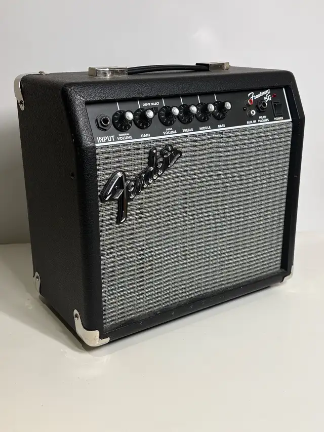 Fender Frontman 15G Guitar Amp – Tested Working
