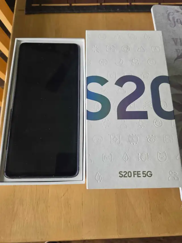 SAMSUNG S20FE