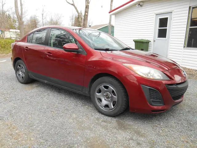 2011 Mazda 3.. Recent MVI - Photo 2