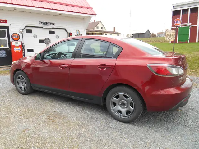 2011 Mazda 3.. Recent MVI - Photo 3