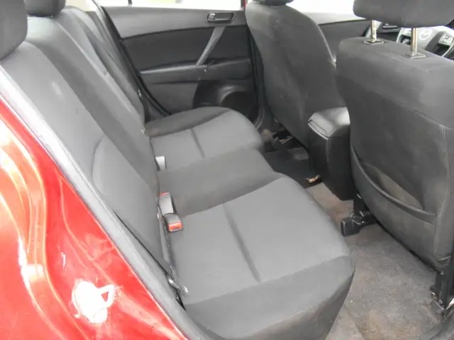 2011 Mazda 3.. Recent MVI - Photo 6