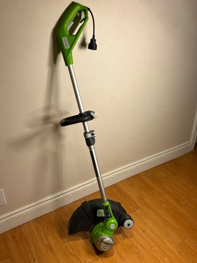 Greenworks 15" Electric String Trimmer 5.5A Lawn Tool